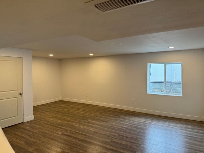 Building Photo - 2958 W Graham Lp