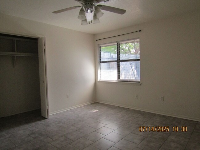 Building Photo - Turtle Creek Townhouse! MacArthur School D...