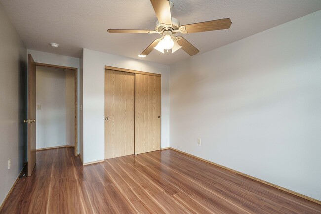 Building Photo - 3 Bedroom 2.5 Bath with workshop and fence...