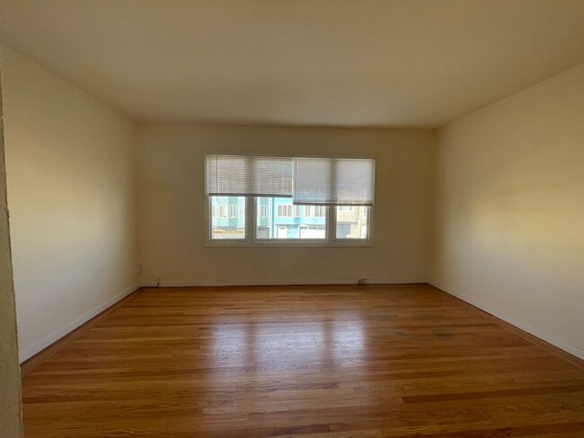 Building Photo - 3631 Judah St