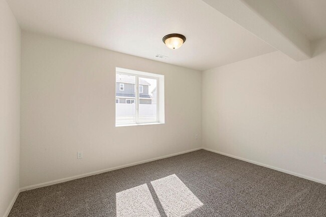 Building Photo - 4 Bed / 3 Bath Home in Greeley – Spacious and Inviting!