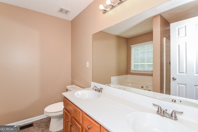 Building Photo - 3385 Slate Dr