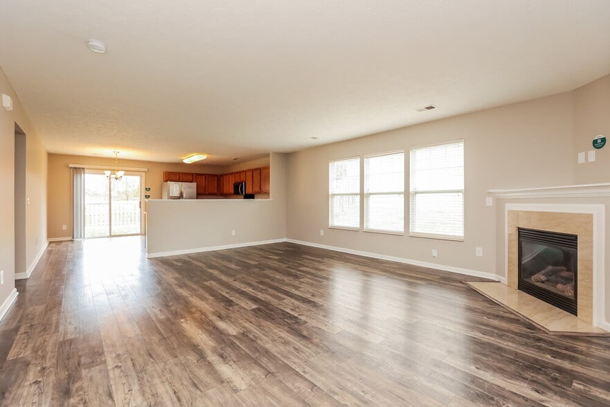 Building Photo - 924 Grand Oak Dr