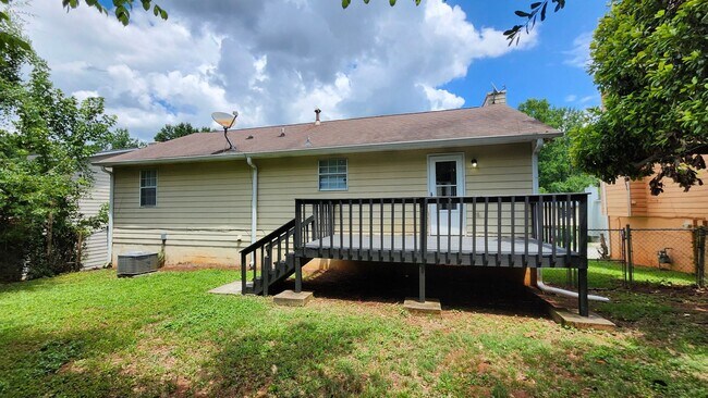 Building Photo - 2305 Wilkins Cove