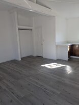 Building Photo - 7448 Craner Ave