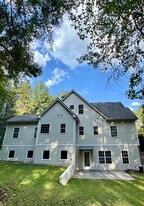 Building Photo - 886 Moore Rd