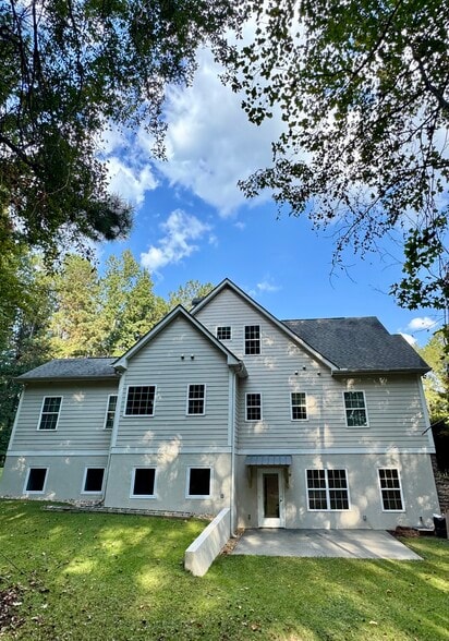 Primary Photo - 886 Moore Rd