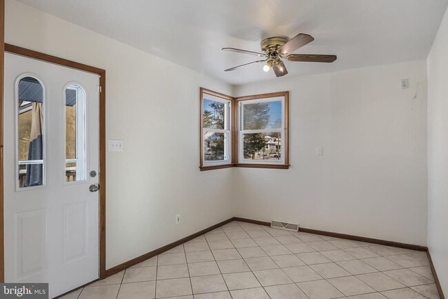 Building Photo - 306 Lincoln Ave