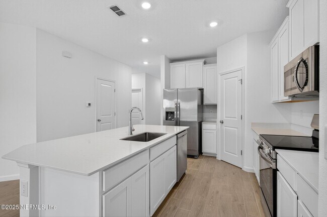 Building Photo - 7159 Pine River Ct