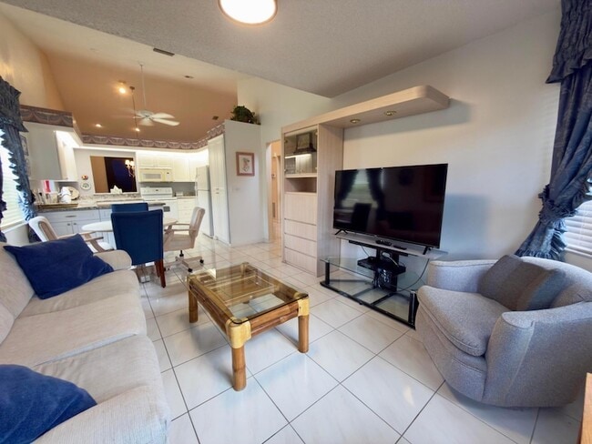 Building Photo - 7922 Sandy Pointe Dr