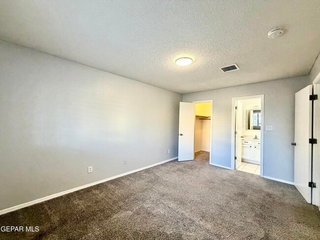 Building Photo - 1808 Loanda Ln