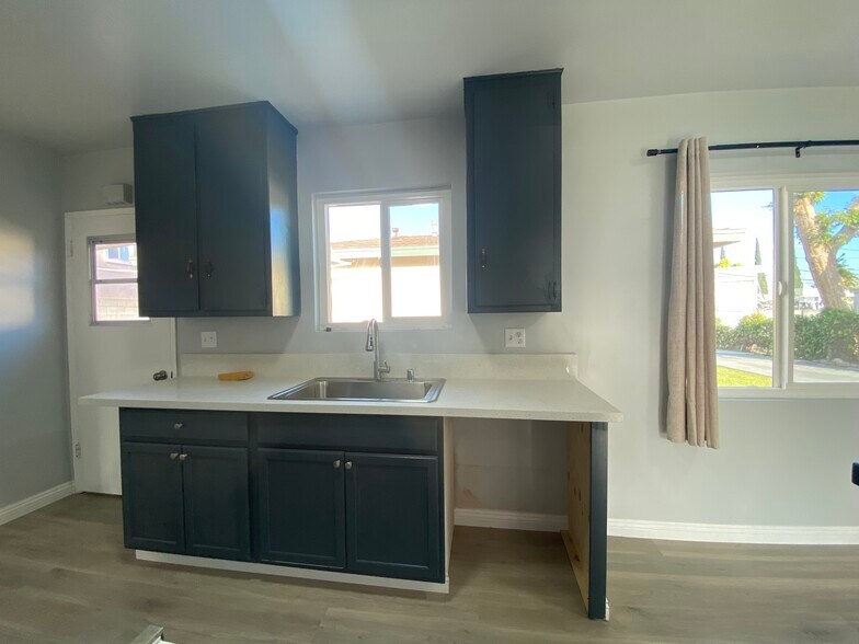 Building Photo - 5012 Sereno Dr