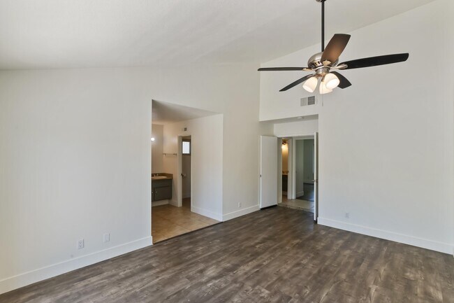 Building Photo - 73625 Haystack Rd