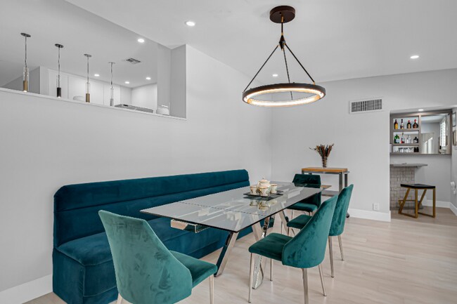 Building Photo - 1941 SW 18th Ave