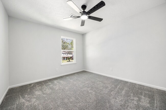 Building Photo - 6527 Rippling Hollow Dr