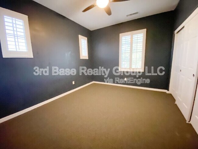 Building Photo - 21088 W Maiden Ln