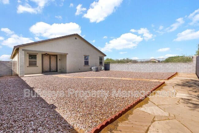 Building Photo - 17345 W Spur Dr