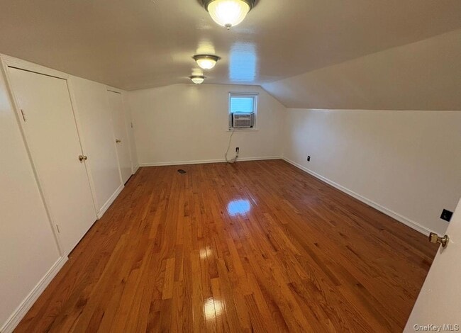 Building Photo - 54 Camden Pl