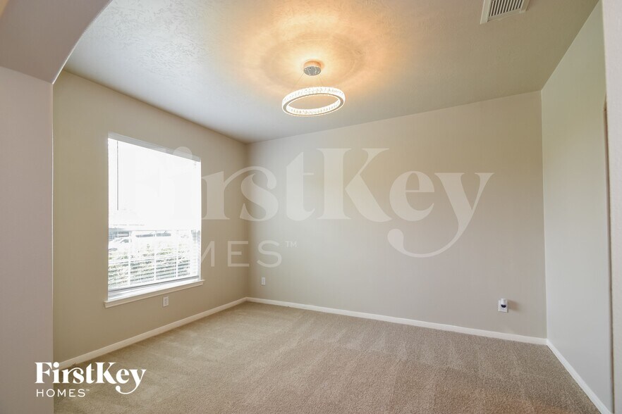 Building Photo - 10803 Goldfinch Rd