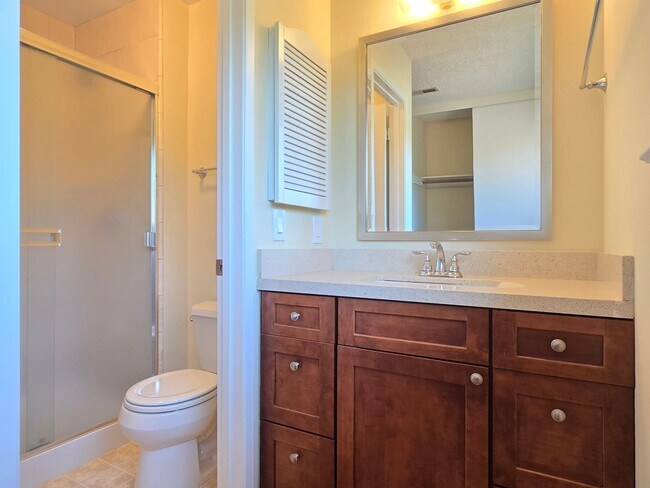 Building Photo - Spacious 2-Story Single Family Home, Renov...
