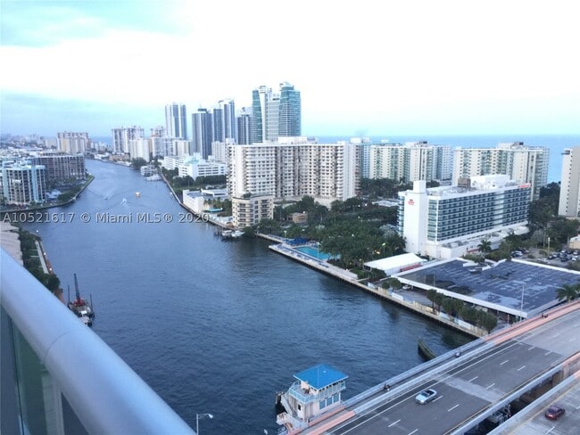 Building Photo - 2600 Hallandale Ave