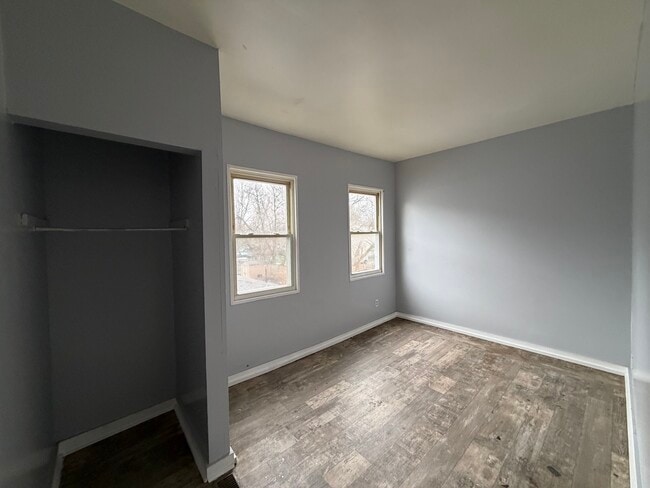 Building Photo - 227 Kellogg St