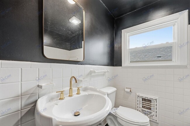 Building Photo - 1622 Hollywood Ave