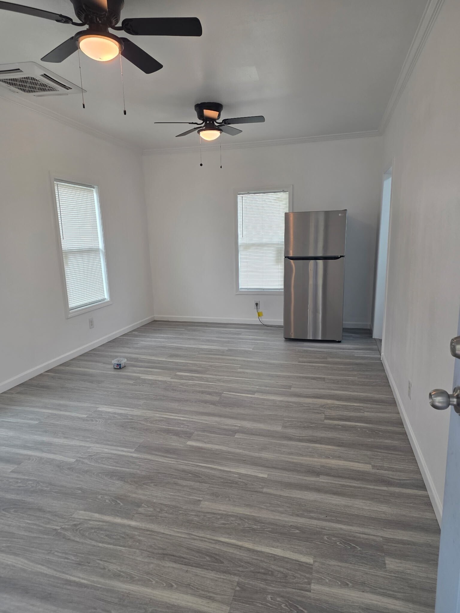 Building Photo - 1844 Line Ave