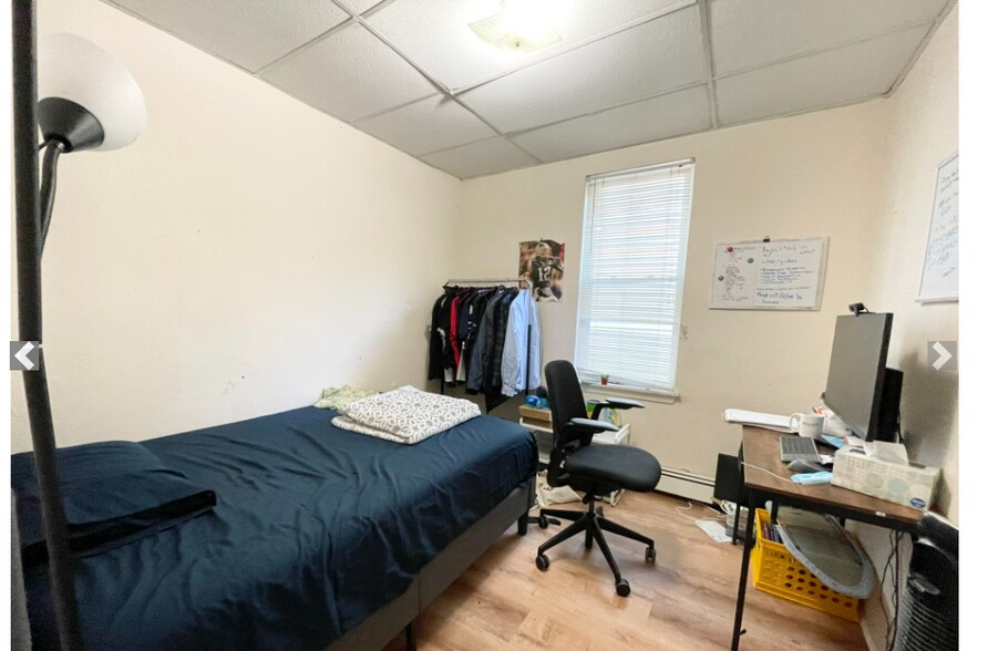 Building Photo - 1572 Tremont St