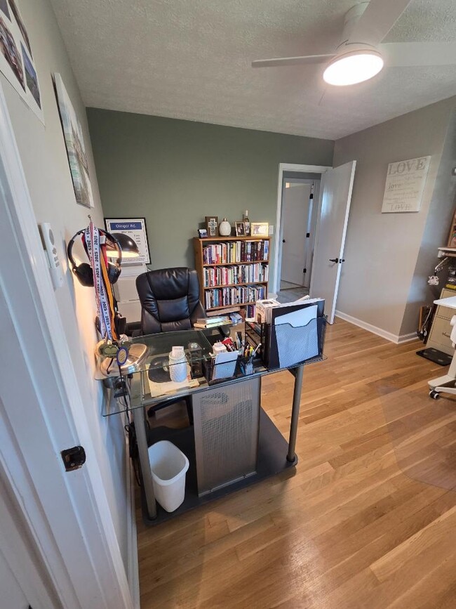 Building Photo - 100 9th Ave