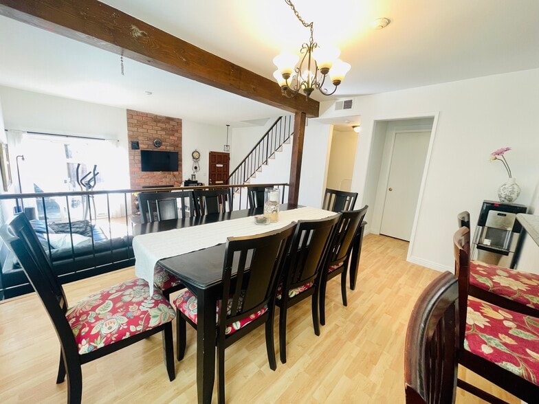 Dining Room1.1 - 1307 Aviation Blvd