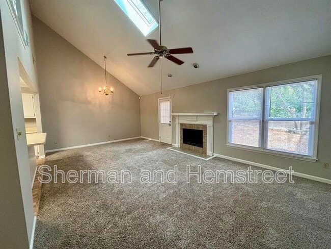 Building Photo - 2139 Holt St