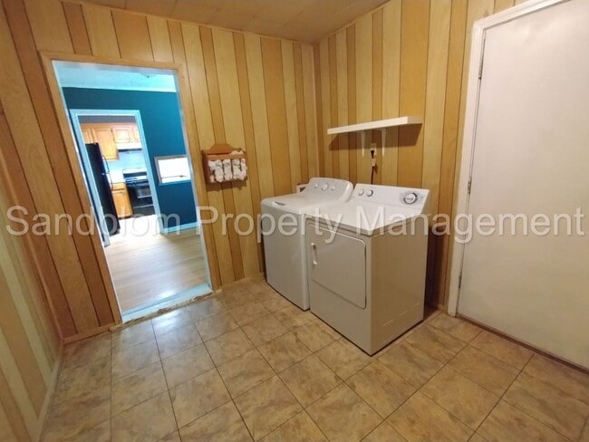 Building Photo - FOR LEASE | Mid-town Tulsa | 2 bed, 1 bath...
