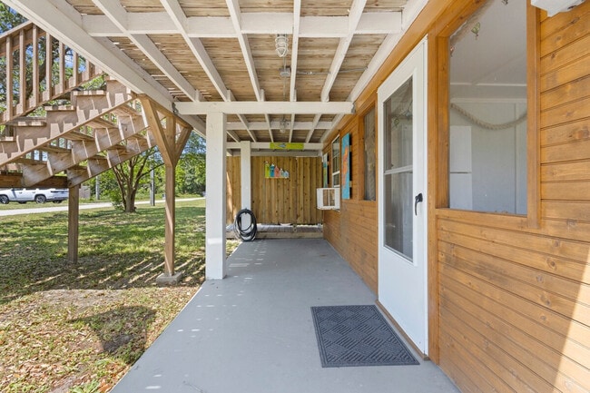 Building Photo - 312 Water St