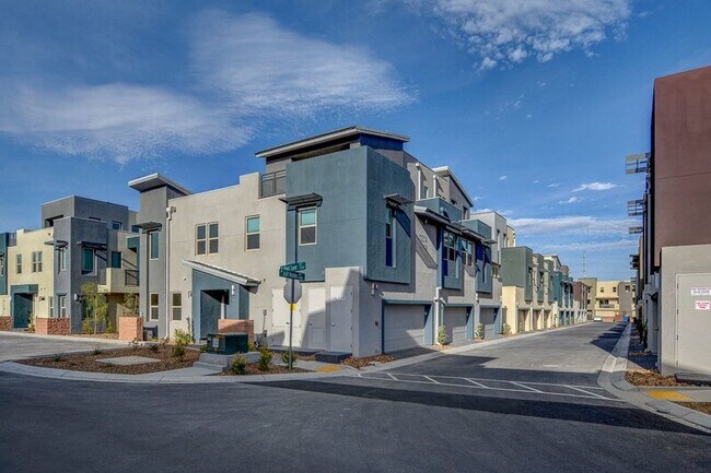 Building Photo - 11231 Hidden Peak Ave