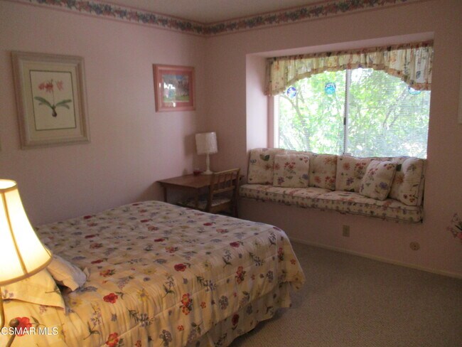 Building Photo - 5042 Llano Dr