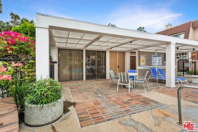Building Photo - 13065 Mindanao Way