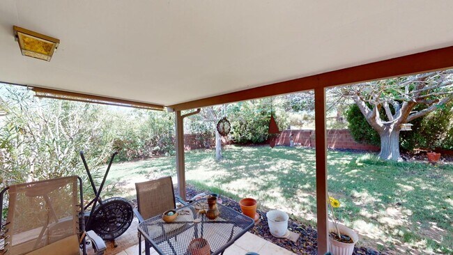 Building Photo - Fully Furnished 3 Bedroom Rental