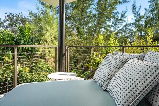 Building Photo - 4585 Nautilus Dr