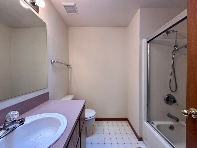 Building Photo - Bethany’s Deerfield Neighborhood – Spacious 3-Bedroom Home! | MOVE IN SPECIAL