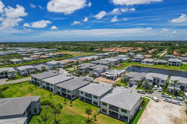 Building Photo - 9451 Riverside Pk Dr