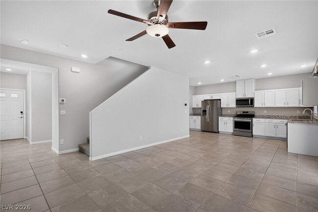 Building Photo - 371 Scarlet Pne Ct