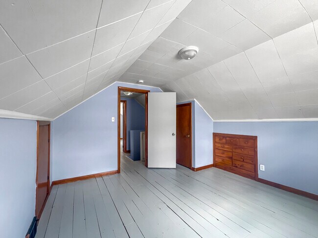 Building Photo - Charming 4 beds 1 bath in Akron!