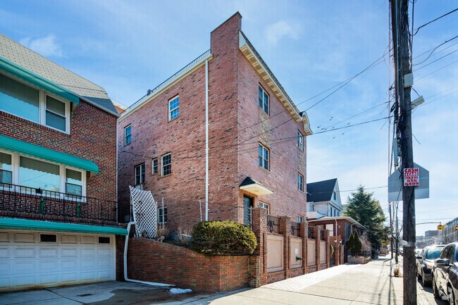 Building Photo - 6315 Forest Ave