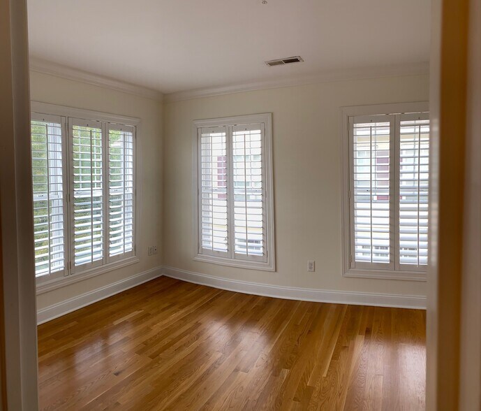 2nd Bedroom2 - 2023 Summer St