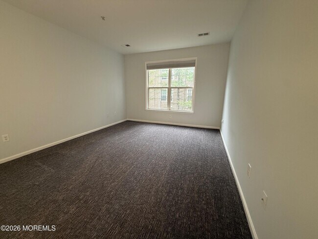 Building Photo - 554 St Andrews Pl