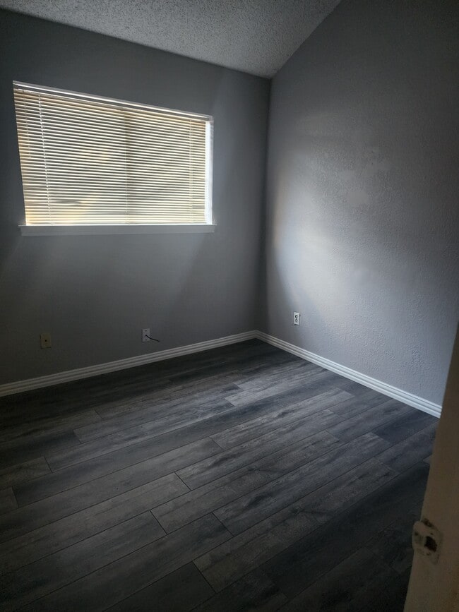 Building Photo - 13112 Rustic Trail