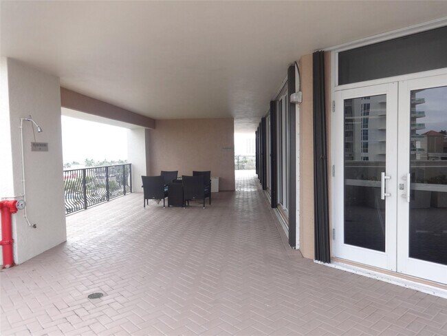 Building Photo - 100 S Birch Rd