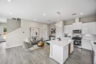 Building Photo - 853 Prosper St