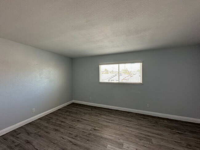 Building Photo - Terra Linda